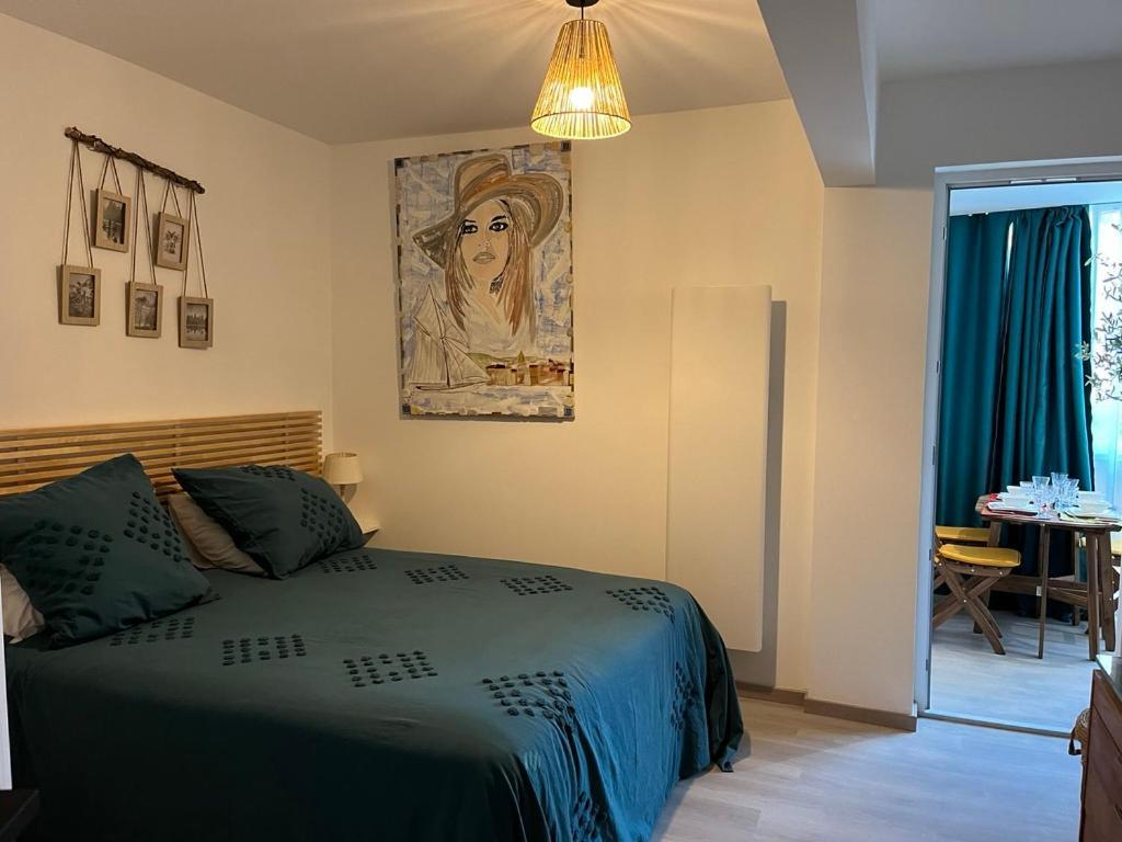 T2! 3 Ou 4 Personnes Centre Ville Neuf Avec Garage Sanary-sur-Mer Exterior photo