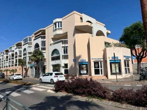 T2! 3 Ou 4 Personnes Centre Ville Neuf Avec Garage Sanary-sur-Mer Exterior photo